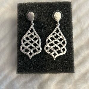 Beautiful chandelier earrings new without tag